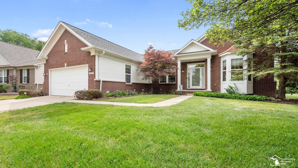 24219 Charlevoix Street, Flat Rock, MI 48134