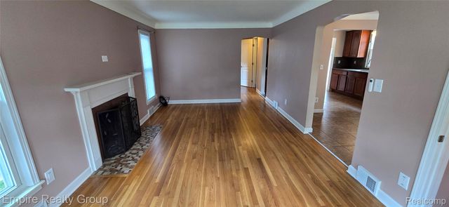 6130 Oakman Boulevard, Dearborn, MI 48126