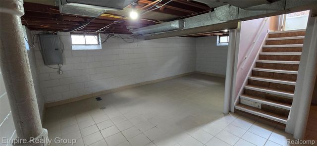 6130 Oakman Boulevard, Dearborn, MI 48126