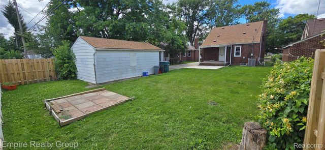 6130 Oakman Boulevard, Dearborn, MI 48126