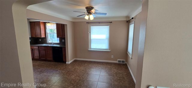 6130 Oakman Boulevard, Dearborn, MI 48126