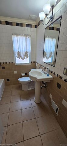 6130 Oakman Boulevard, Dearborn, MI 48126