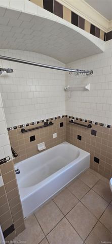 6130 Oakman Boulevard, Dearborn, MI 48126
