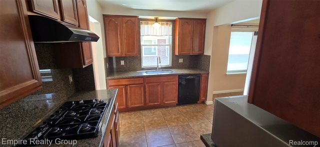 6130 Oakman Boulevard, Dearborn, MI 48126