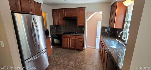 6130 Oakman Boulevard, Dearborn, MI 48126