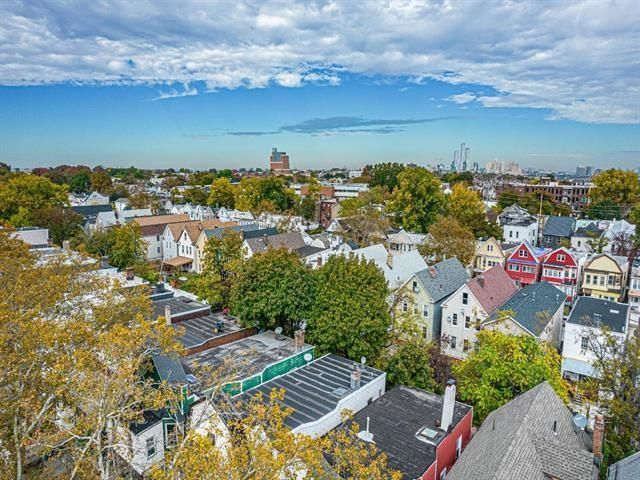 34 WEGMAN PARKWAY, Jc, Greenville, NJ 07305