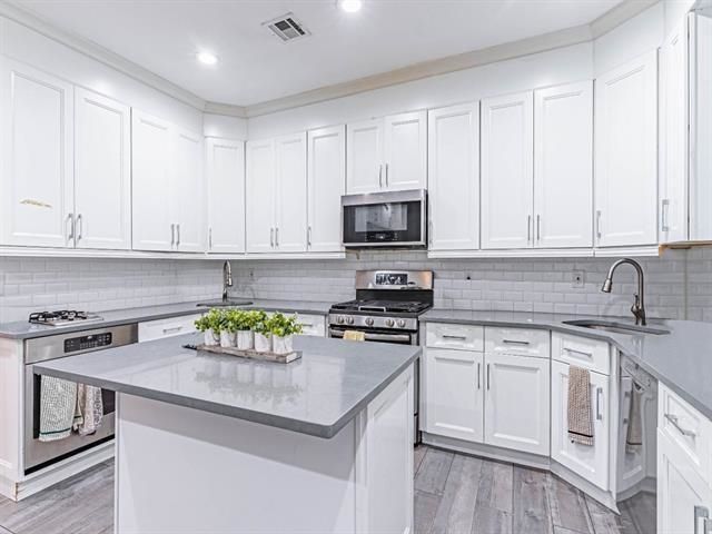 34 WEGMAN PARKWAY, Jc, Greenville, NJ 07305