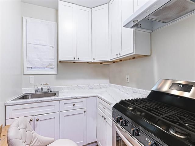 34 WEGMAN PARKWAY, Jc, Greenville, NJ 07305