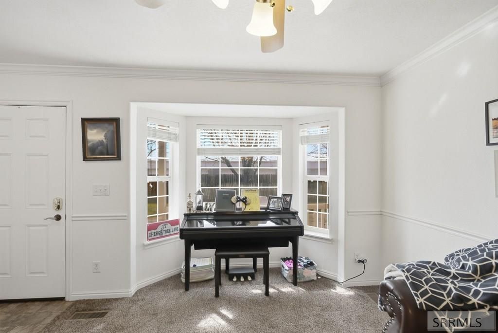 Image 5 of property listing at 875 Capital Lane, Rexburg, ID 83440