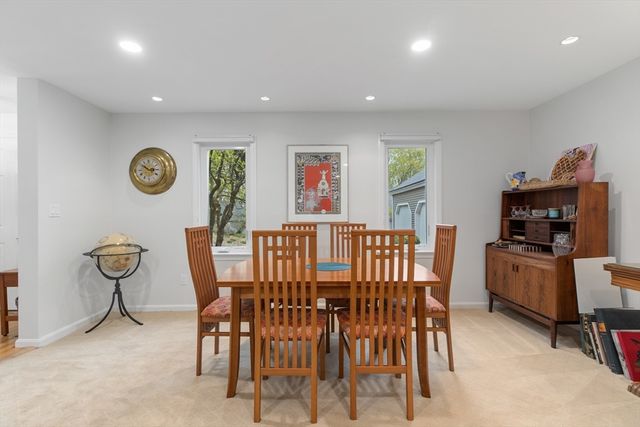 18 Indian Dawn 18, Wayland, MA 01778