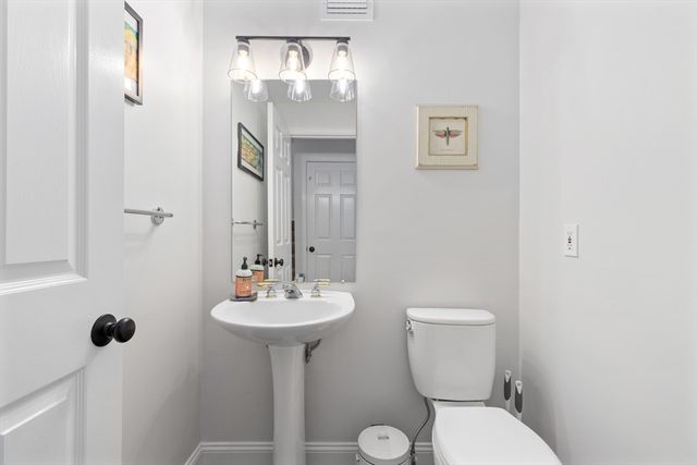 18 Indian Dawn 18, Wayland, MA 01778