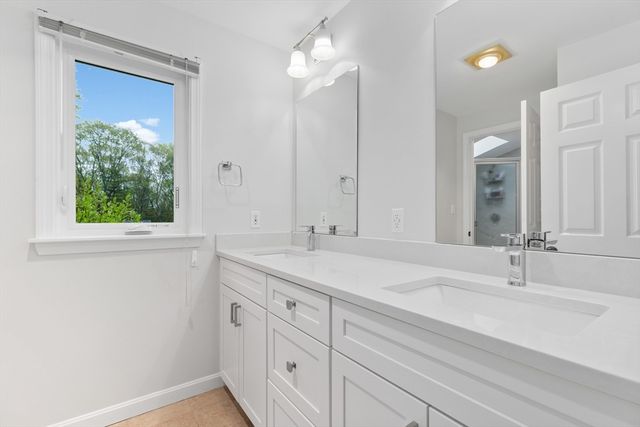 18 Indian Dawn 18, Wayland, MA 01778