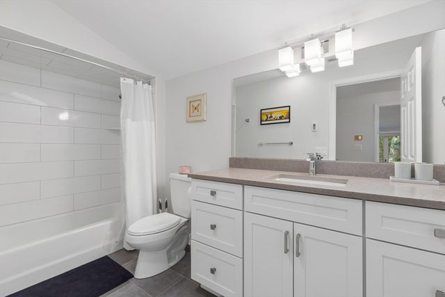 18 Indian Dawn 18, Wayland, MA 01778