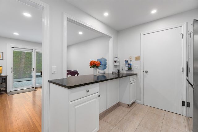 18 Indian Dawn 18, Wayland, MA 01778