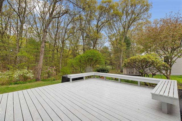 18 Indian Dawn 18, Wayland, MA 01778