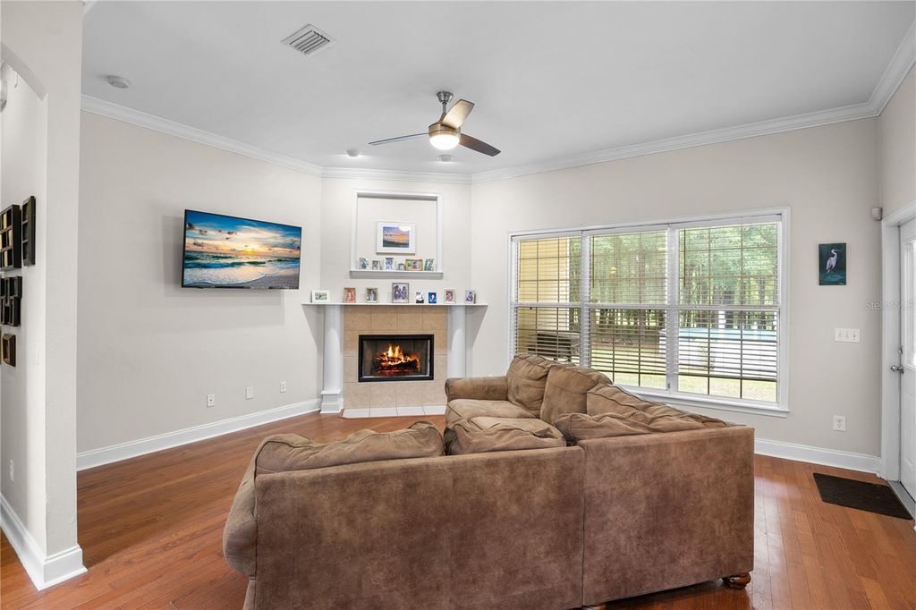 Image 12 of property listing at 21737 OLD PROVIDENCE ROAD, Alachua, FL 32615