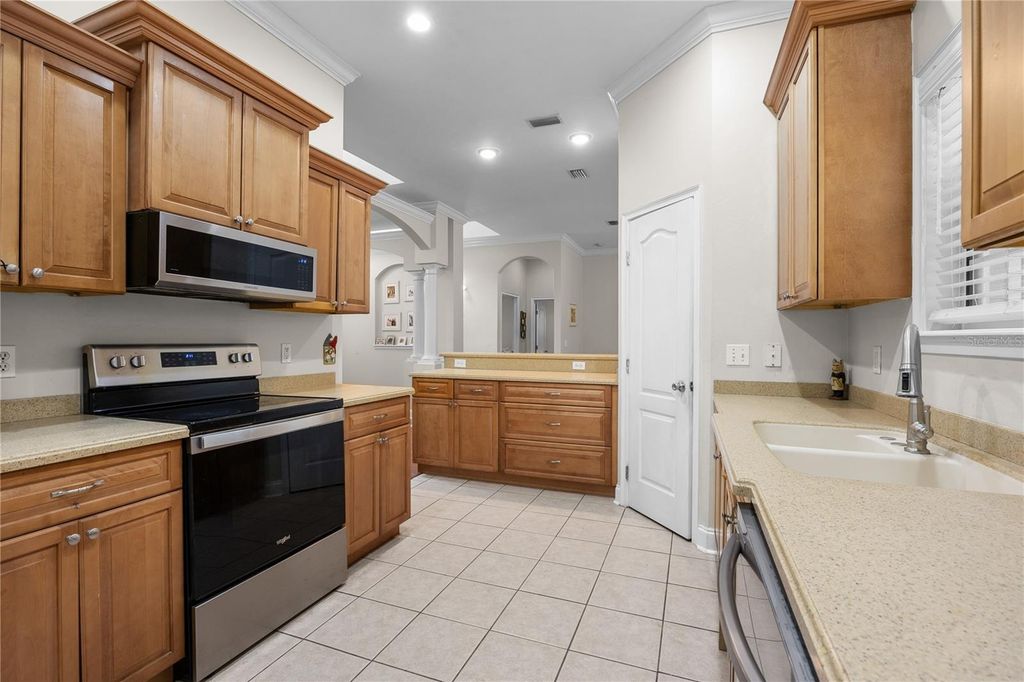 Image 13 of property listing at 21737 OLD PROVIDENCE ROAD, Alachua, FL 32615