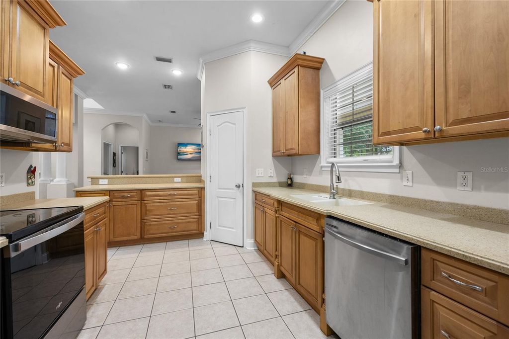 Image 14 of property listing at 21737 OLD PROVIDENCE ROAD, Alachua, FL 32615