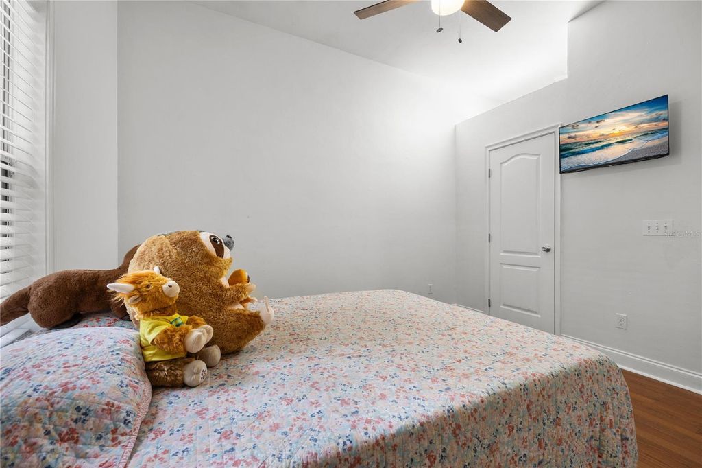 Image 27 of property listing at 21737 OLD PROVIDENCE ROAD, Alachua, FL 32615