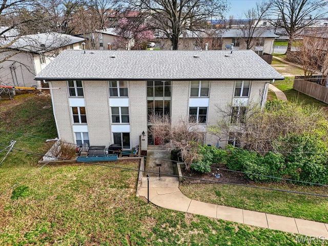 10457 Briarbend Drive 8, St Louis, MO 63146