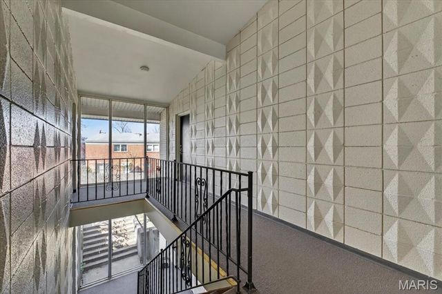 10457 Briarbend Drive 8, St Louis, MO 63146