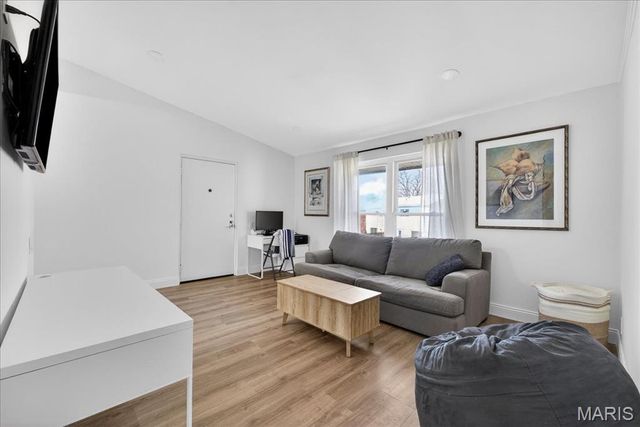 10457 Briarbend Drive 8, St Louis, MO 63146