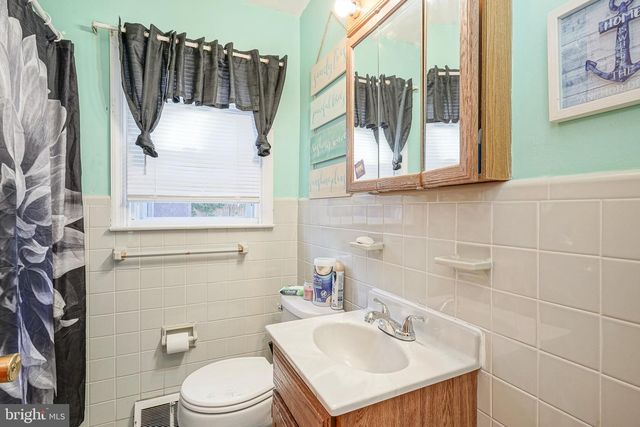 2 BRYN MAWR AVE, Stratford, NJ 08084