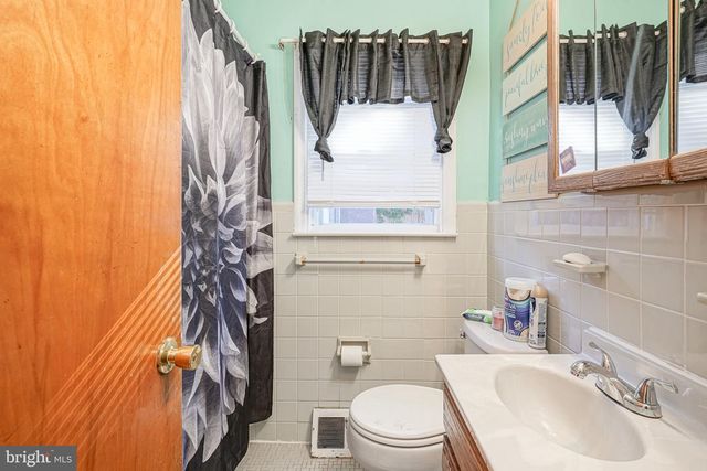 2 BRYN MAWR AVE, Stratford, NJ 08084