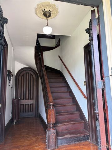 612 Lodi Street, Syracuse, NY 13203