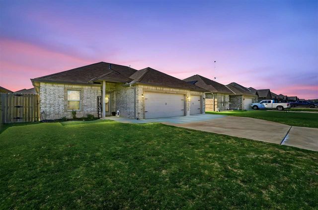 206 NW Granite Ave, Cache, OK 73527