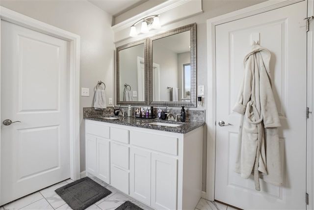 206 NW Granite Ave, Cache, OK 73527