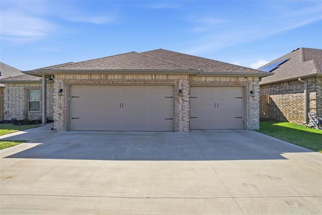 206 NW Granite Ave, Cache, OK 73527