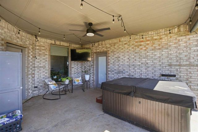 206 NW Granite Ave, Cache, OK 73527