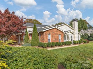 34 Lake Pointe Circle, Hendersonville, NC 28792