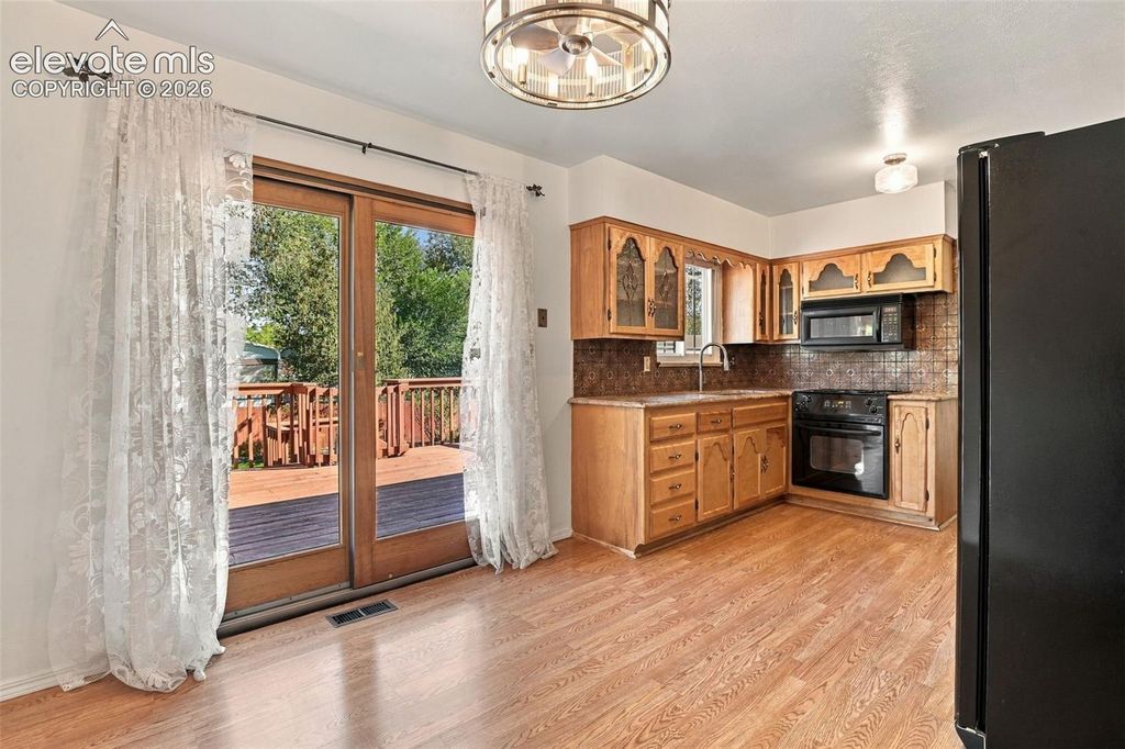 319 Fairfax Street, Colorado Springs, CO 80911 — photo 3