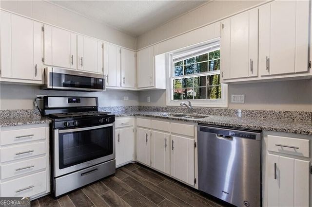 5755 Bearing Way, Atlanta, GA 30349