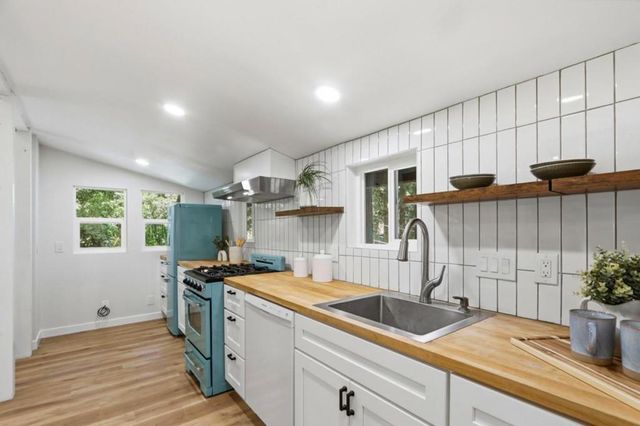 11669 Lakeshore Drive, Felton, CA 95018