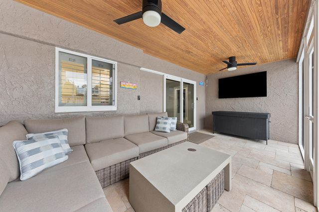 282 NE 27th Court, Boca Raton, FL 33431