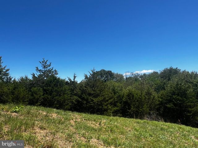 2066 DISPANET RD, Mathias, WV 26812