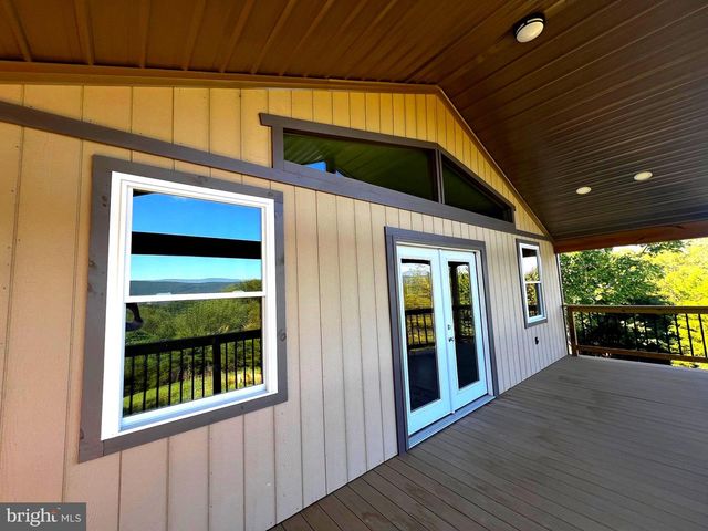2066 DISPANET RD, Mathias, WV 26812