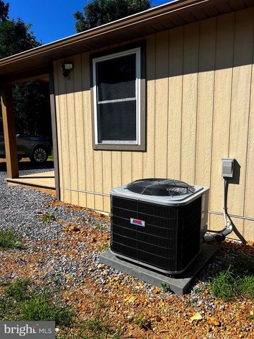 2066 DISPANET RD, Mathias, WV 26812