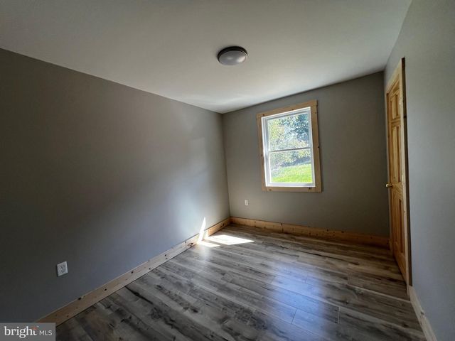 2066 DISPANET RD, Mathias, WV 26812