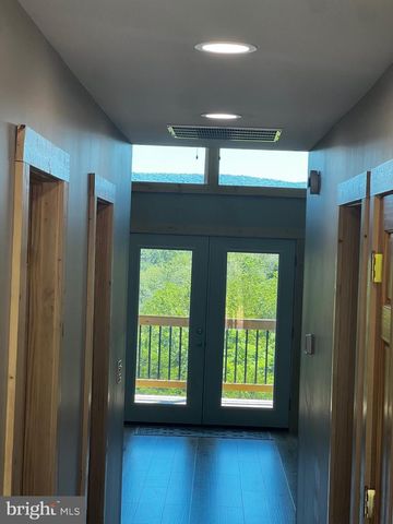 2066 DISPANET RD, Mathias, WV 26812