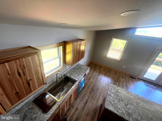 2066 DISPANET RD, Mathias, WV 26812