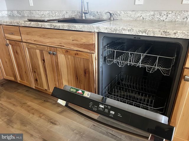2066 DISPANET RD, Mathias, WV 26812