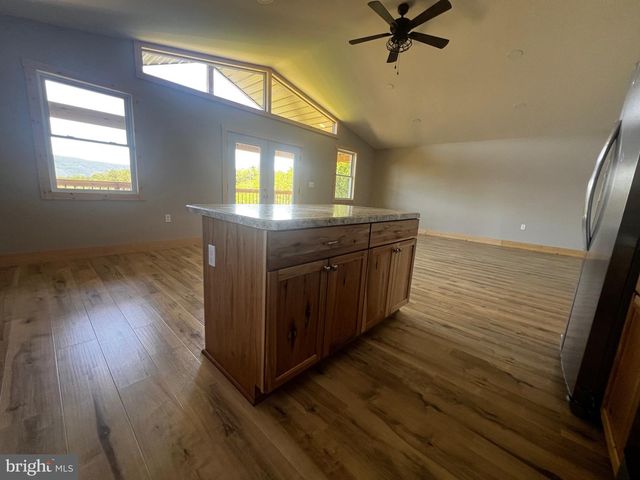 2066 DISPANET RD, Mathias, WV 26812