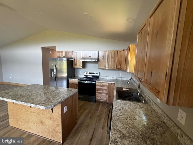 2066 DISPANET RD, Mathias, WV 26812
