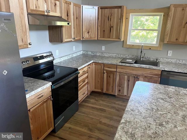 2066 DISPANET RD, Mathias, WV 26812