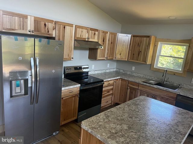 2066 DISPANET RD, Mathias, WV 26812