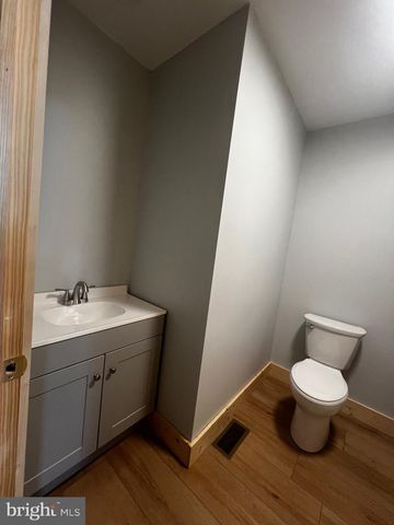 2066 DISPANET RD, Mathias, WV 26812
